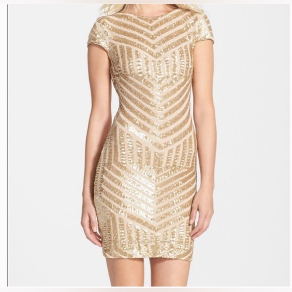 Dress the Population Dresses & Skirts - Dress the Population Gold Sequins Cocktail Mini Dress size small